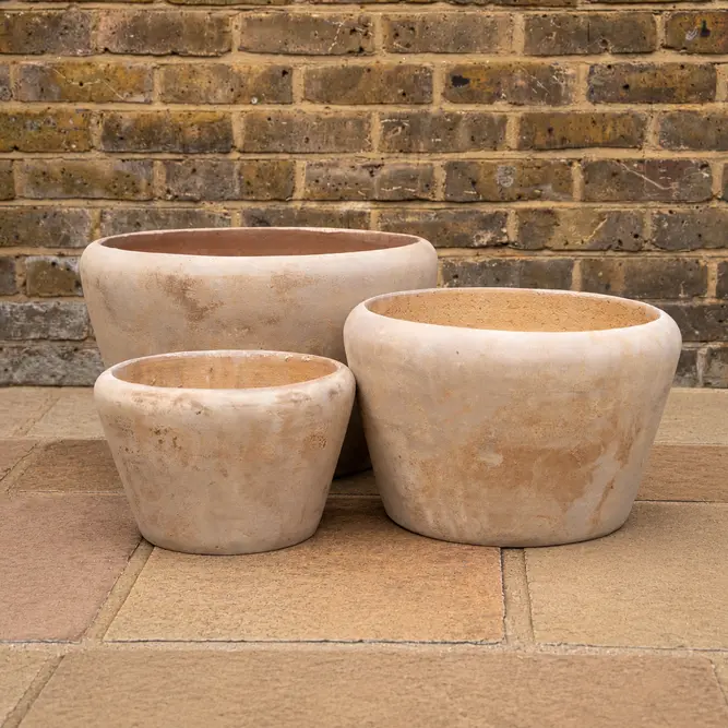 Antico Whitby Aged Terracotta Planter (D29x29x20cm) Handmade Outdoor Plant Pot - image 1