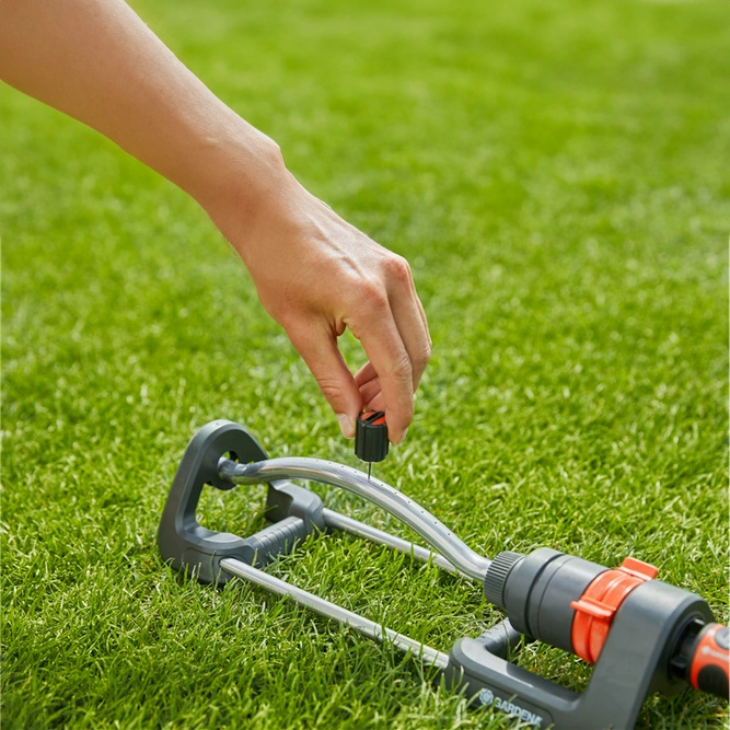 Gardena Oscillating Sprinkler Small - image 6