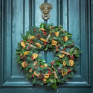 Real Pine Christmas Wreath (50cm) - image 2
