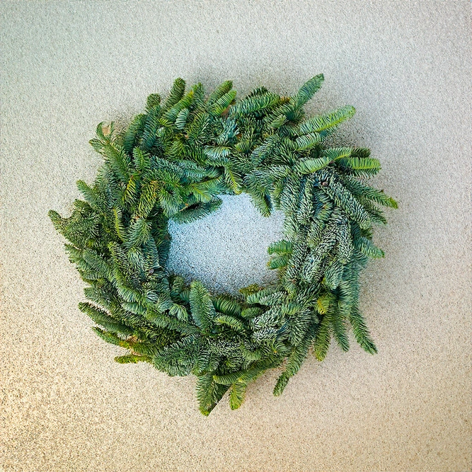 Real Pine Christmas Wreath (60cm) - image 1