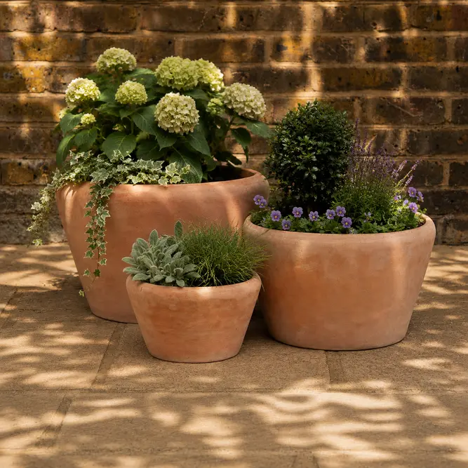 Whitby Terracotta Planter (D50x50x30cm) Handmade Outdoor Planter - image 2